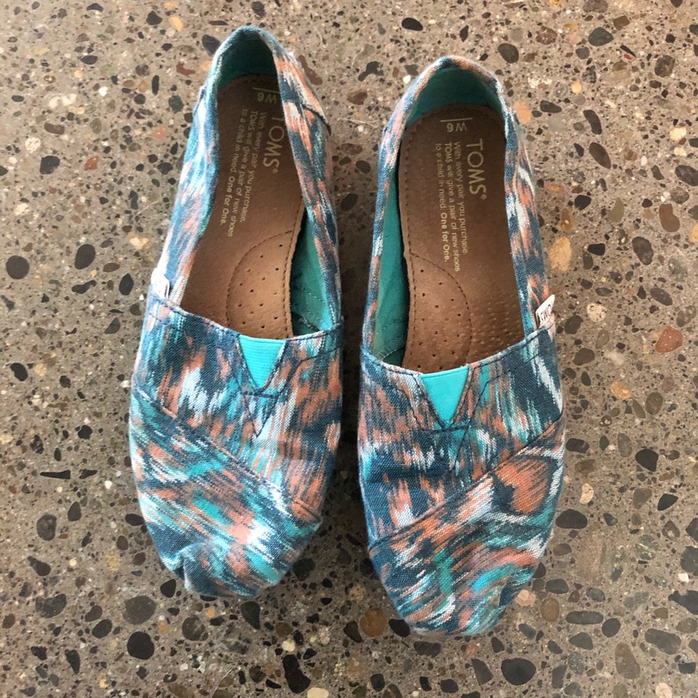 Women’s TOMS